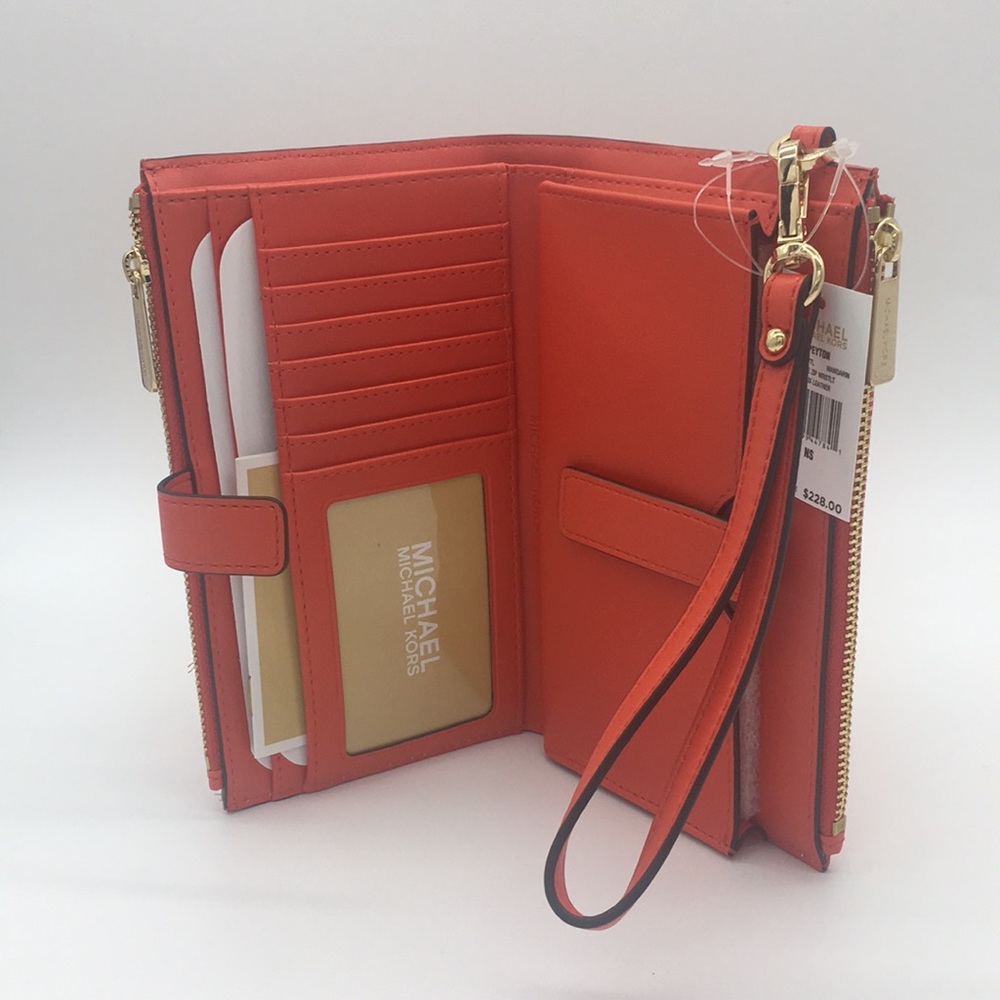 Michael Kors Peyton LG Double Zip Wristlet - Picture 6 of 8
